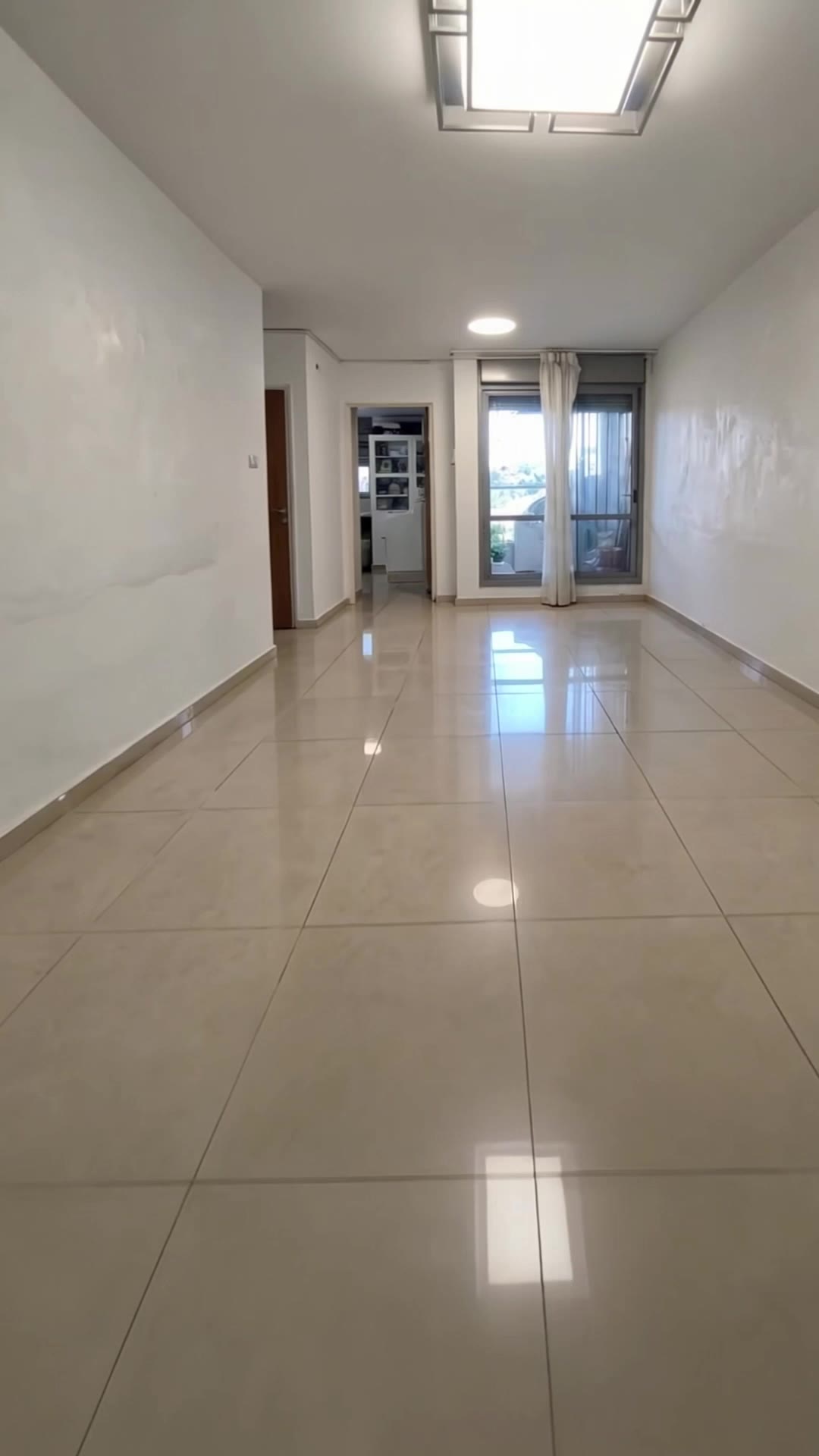 Presenting a property in a video - ai image to video AI video
