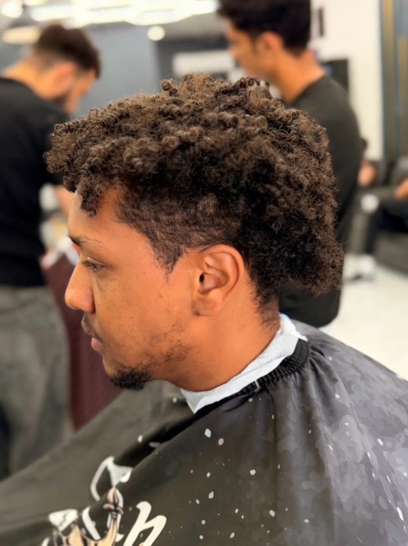 Kling AI work 317490949507453 - short taper haircut AI video