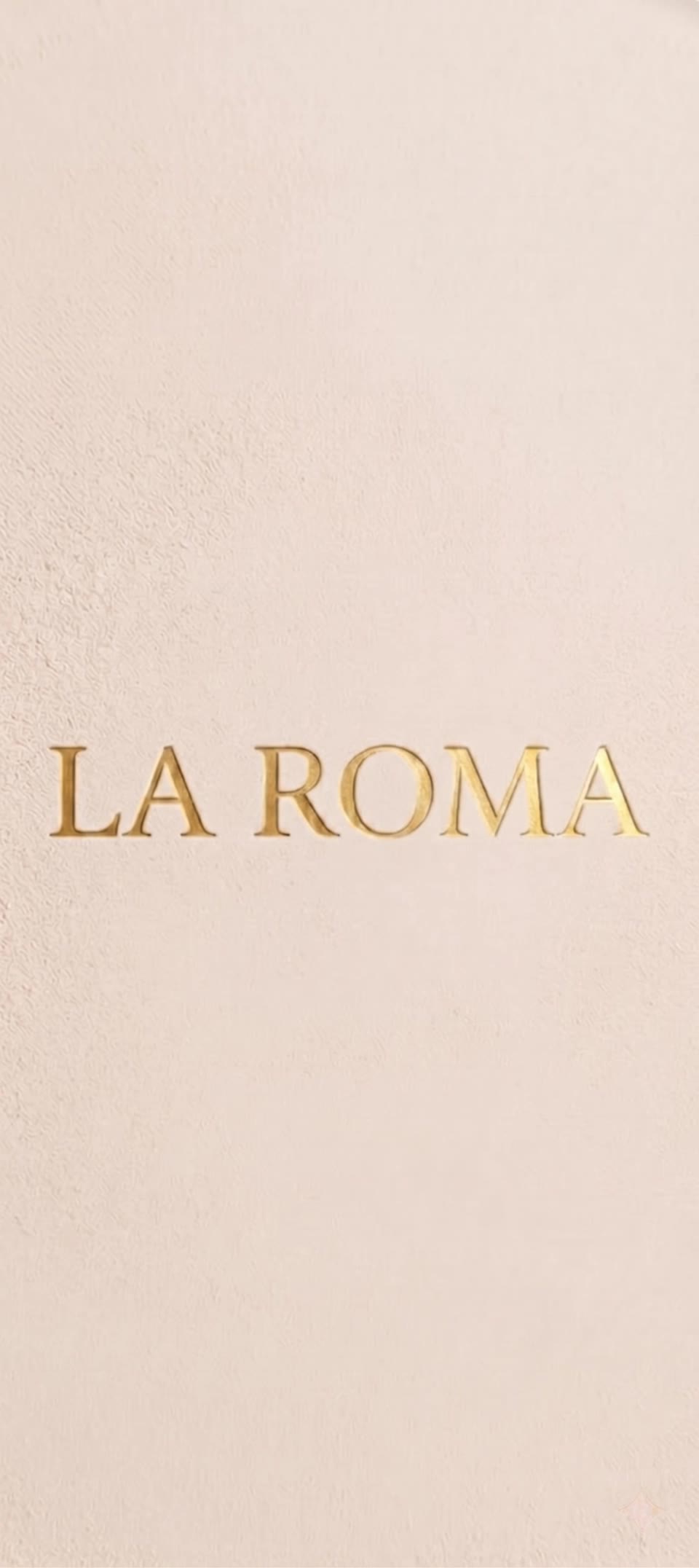 La Roma Parfum - parfum kling ai AI video